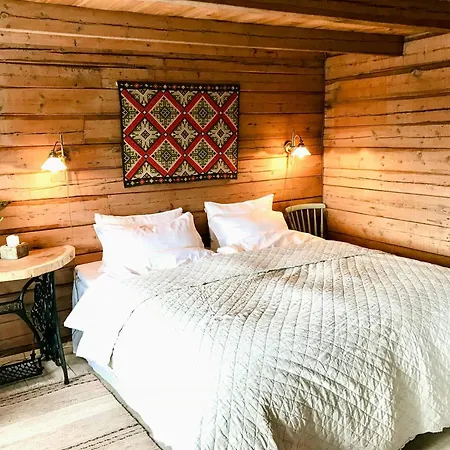 Historic Farm In By Dalsfjorden Holiday home Bygstad