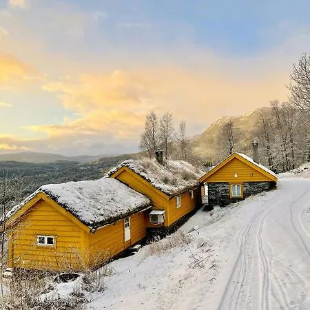 Historic Farm In By Dalsfjorden * Bygstad